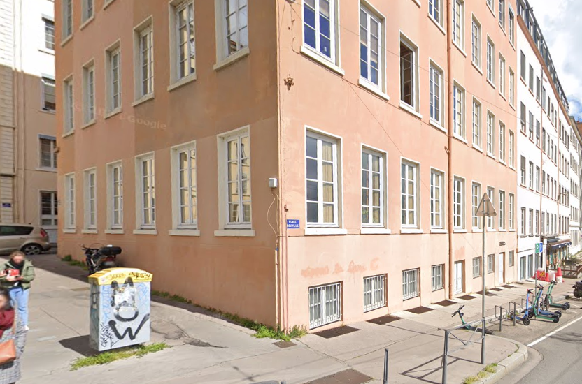 LOCAL À VENDRE LIBRE  –  332 m² – Place Rouville – Lyon 1